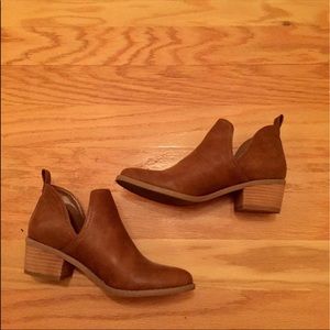 American Eagle cutout booties